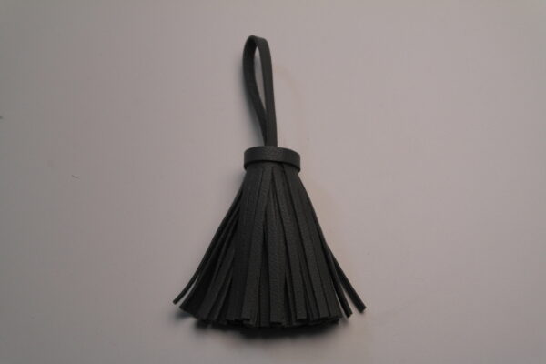 Quaste Tassel 60mm mit Aufhänger Gesamtlänge 11cm Kunstleder grau